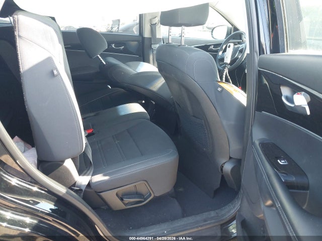5XYPGDA57KG464136 KIA Sorento 3.3l Lx