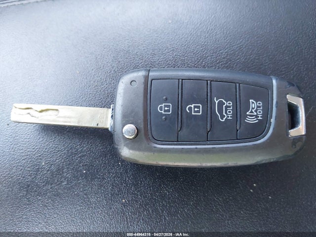 44964315 :رقم المزاد ، 5NMS2CAD3KH055194 vin ، 2019 Hyundai Santa Fe Se مزاد بيع