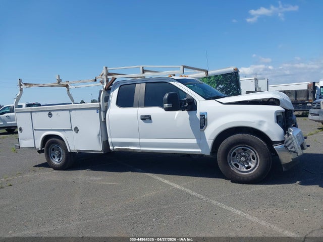 Ford F-350 Chassis Xl 2019 1FD8X3E67KEC58868 Image 17