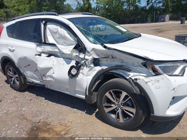 Toyota Rav4 Xle 2017 JTMRFREV5HJ106559 Image 6
