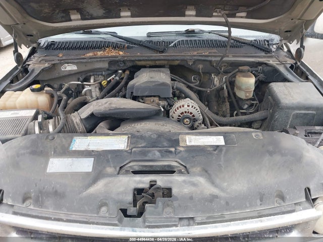 Продажа на аукционе авто 2000 Chevrolet Suburban 2500 Lt, vin: 3GNGK26UXYG174073, номер лота: 44964438