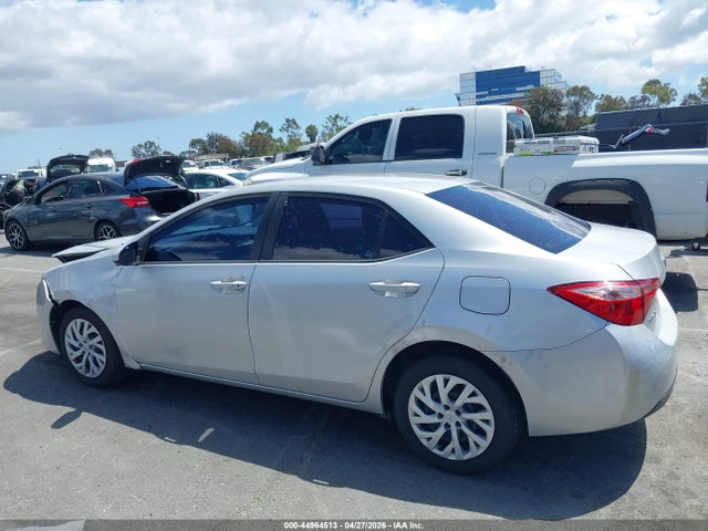 Toyota COROLLA LE 2018 5YFBURHE7JP808533 Image 14