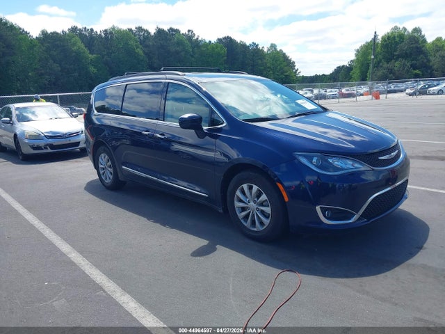 Продажа на аукционе авто 2017 Chrysler Pacifica Touring-l, vin: 2C4RC1BG6HR654629, номер лота: 44964597