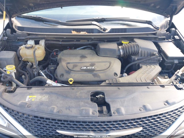 Продажа на аукционе авто 2017 Chrysler Pacifica Touring-l, vin: 2C4RC1BG6HR654629, номер лота: 44964597