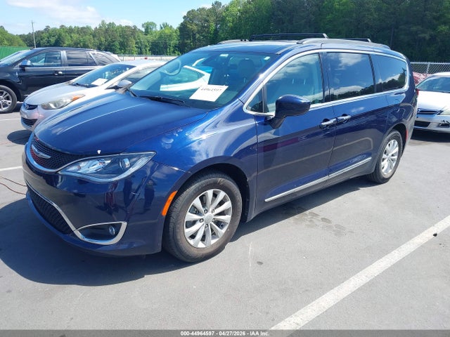 Продажа на аукционе авто 2017 Chrysler Pacifica Touring-l, vin: 2C4RC1BG6HR654629, номер лота: 44964597