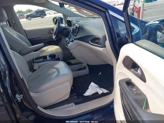 Продажа на аукционе авто 2017 Chrysler Pacifica Touring-l, vin: 2C4RC1BG6HR654629, номер лота: 44964597