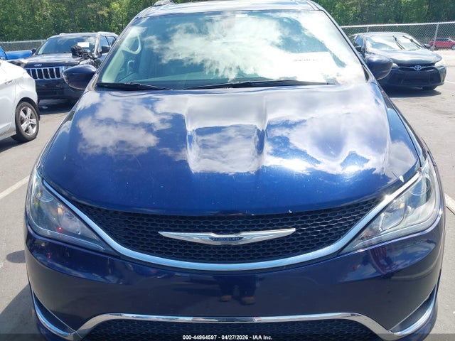 Продажа на аукционе авто 2017 Chrysler Pacifica Touring-l, vin: 2C4RC1BG6HR654629, номер лота: 44964597