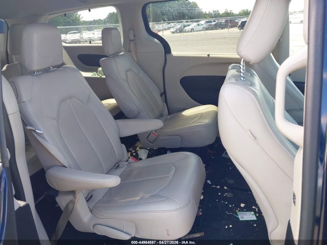 Продажа на аукционе авто 2017 Chrysler Pacifica Touring-l, vin: 2C4RC1BG6HR654629, номер лота: 44964597