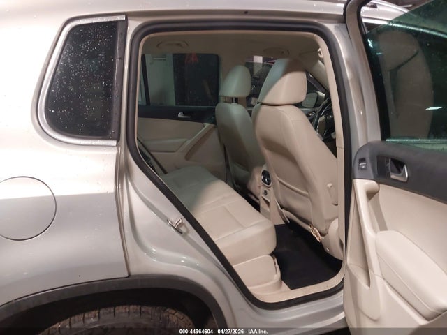 44964604 :رقم المزاد ، WVGAV3AX2EW519750 vin ، 2014 Volkswagen Tiguan Se مزاد بيع