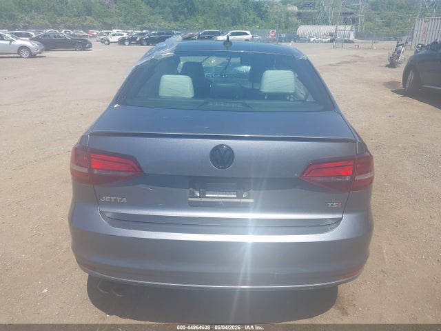 3VWD17AJ3GM220946 Volkswagen Jetta 1.8t Sport