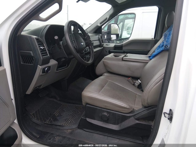 44964628 :رقم المزاد ، 1FDUF5GY8KEG25255 vin ، 2019 Ford F-550 Chassis Xl مزاد بيع