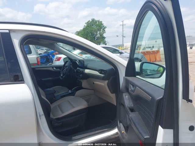 Продажа на аукционе авто 2021 Ford Escape Sel, vin: 1FMCU9H67MUB08642, номер лота: 44964636