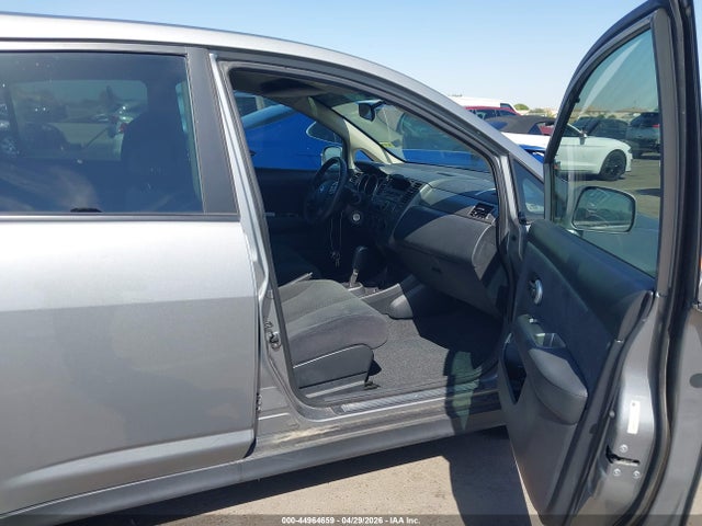 44964659 :رقم المزاد ، 3N1BC1CP6CK286967 vin ، 2012 Nissan Versa 1.8 S مزاد بيع