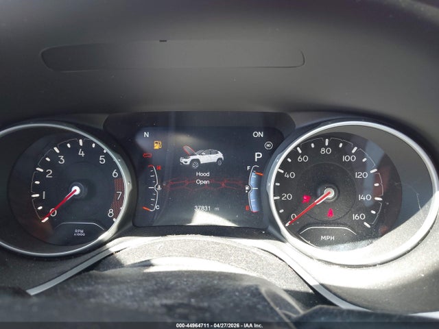 44964711 :رقم المزاد ، 3C4NJDBB3KT847612 vin ، 2019 Jeep Compass Latitude 4x4 مزاد بيع