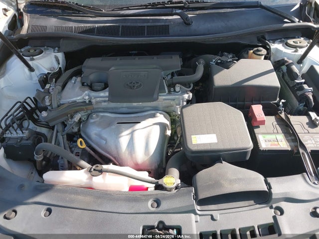 44964746 :رقم المزاد ، 4T1BF1FK4FU085850 vin ، 2015 Toyota Camry Se مزاد بيع
