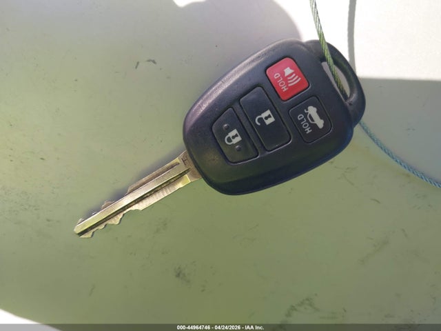 44964746 :رقم المزاد ، 4T1BF1FK4FU085850 vin ، 2015 Toyota Camry Se مزاد بيع