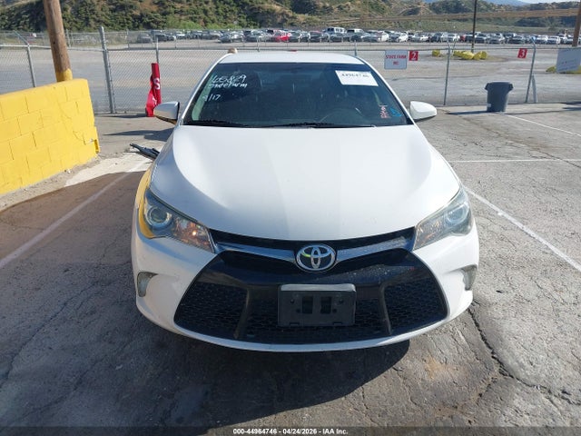 44964746 :رقم المزاد ، 4T1BF1FK4FU085850 vin ، 2015 Toyota Camry Se مزاد بيع