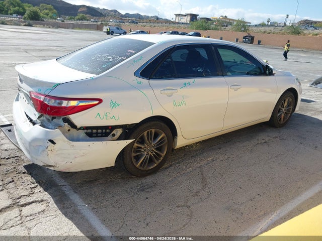 44964746 :رقم المزاد ، 4T1BF1FK4FU085850 vin ، 2015 Toyota Camry Se مزاد بيع