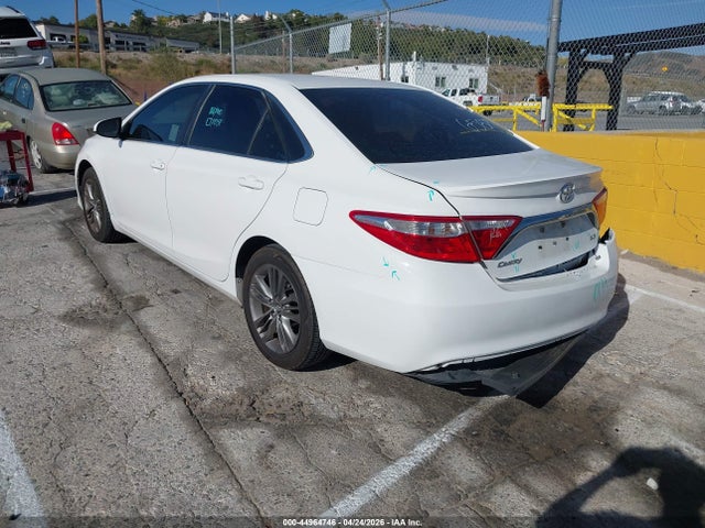 44964746 :رقم المزاد ، 4T1BF1FK4FU085850 vin ، 2015 Toyota Camry Se مزاد بيع
