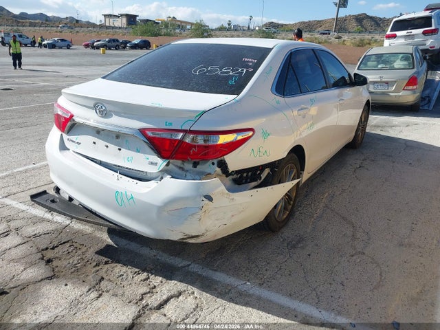 44964746 :رقم المزاد ، 4T1BF1FK4FU085850 vin ، 2015 Toyota Camry Se مزاد بيع