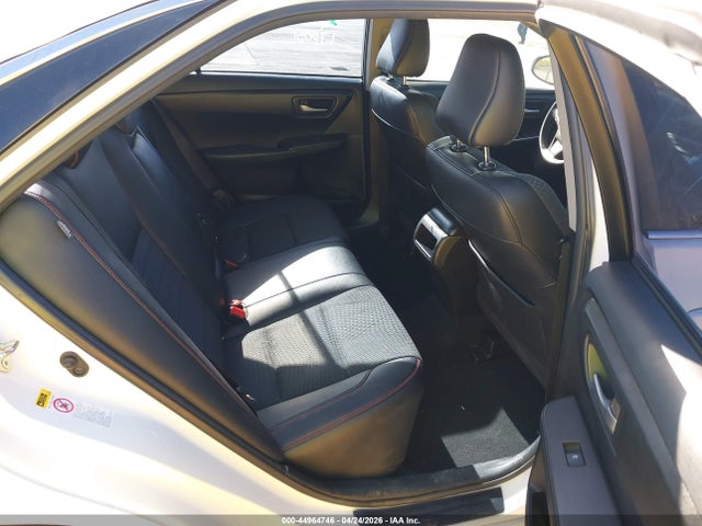 44964746 :رقم المزاد ، 4T1BF1FK4FU085850 vin ، 2015 Toyota Camry Se مزاد بيع