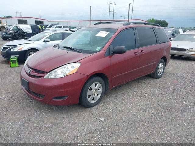 2010 Toyota Sienna Le მანქანა იყიდება აუქციონზე, vin: 5TDKK4CC8AS326207, აუქციონის ნომერი: 44964764