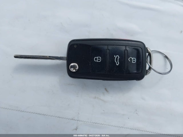 44964792 :رقم المزاد ، WVWGV7AJ9BW071357 vin ، 2011 Volkswagen Gti 4-door مزاد بيع