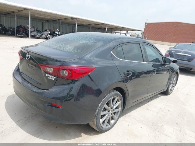 44964867 :رقم المزاد ، 3MZBN1V30JM174889 vin ، 2018 Mazda Mazda3 Touring مزاد بيع