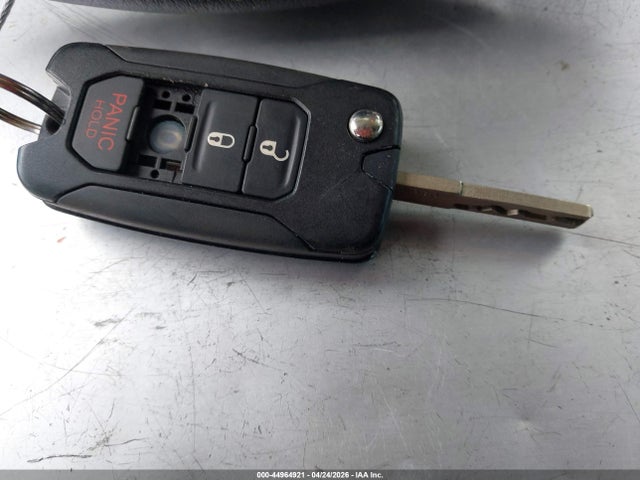 Aukcja sprzedaży 2016 Jeep Renegade 75th Anniversary, vin: ZACCJABW6GPE32646, numer aukcji: 44964921