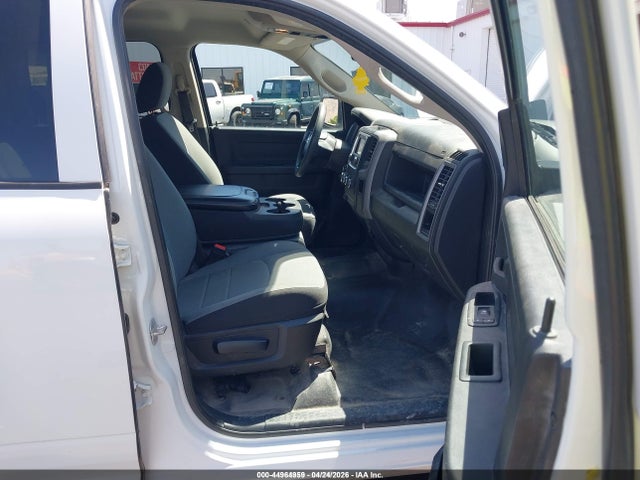 3C6RR6KG6NG405722 RAM 1500 Classic Tradesman 4x2 5&#039;7 Box