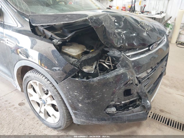 1FMCU0JX4GUC34427 Ford Escape Titanium