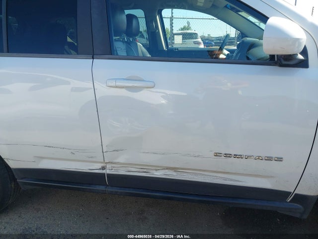 1C4NJDEB1ED532524 Jeep Compass Latitude