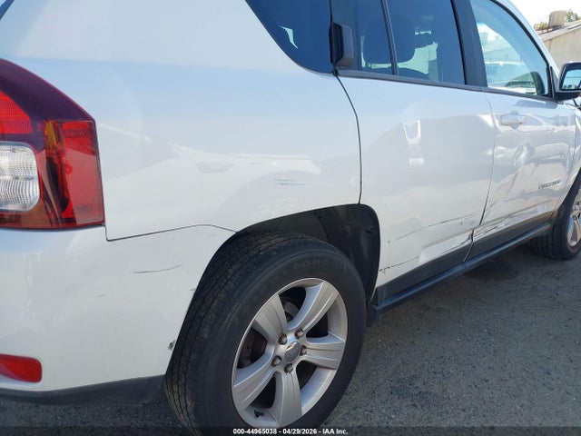 1C4NJDEB1ED532524 Jeep Compass Latitude