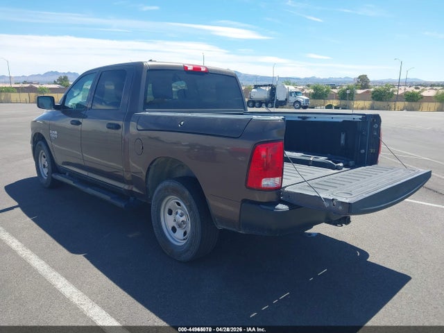 1C6RR7KG4KS645474 RAM 1500 Classic Tradesman 4x4 5&#039;7 Box