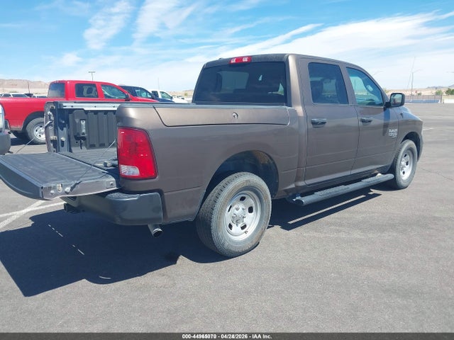 1C6RR7KG4KS645474 RAM 1500 Classic Tradesman 4x4 5&#039;7 Box