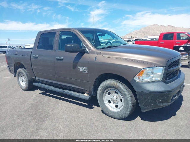 1C6RR7KG4KS645474 RAM 1500 Classic Tradesman 4x4 5&#039;7 Box