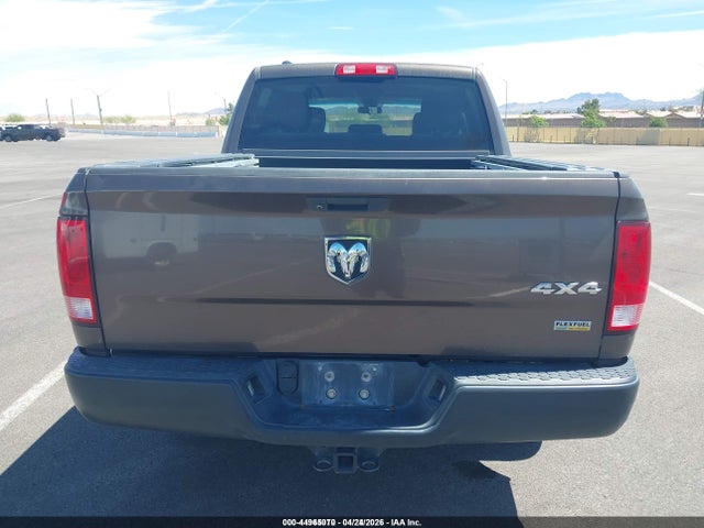 1C6RR7KG4KS645474 RAM 1500 Classic Tradesman 4x4 5&#039;7 Box