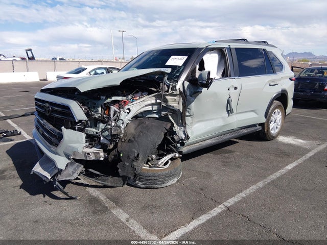 Toyota Sequoia Sr5 2025 7SVAAABA1SX071043 Image 2
