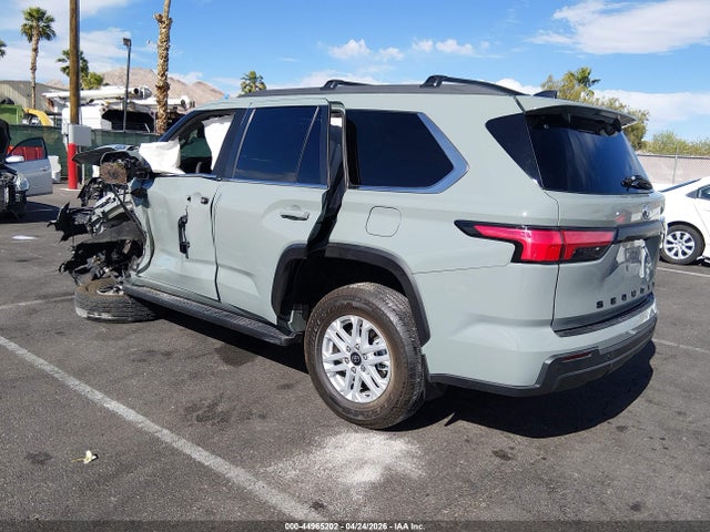 Toyota Sequoia Sr5 2025 7SVAAABA1SX071043 Image 3