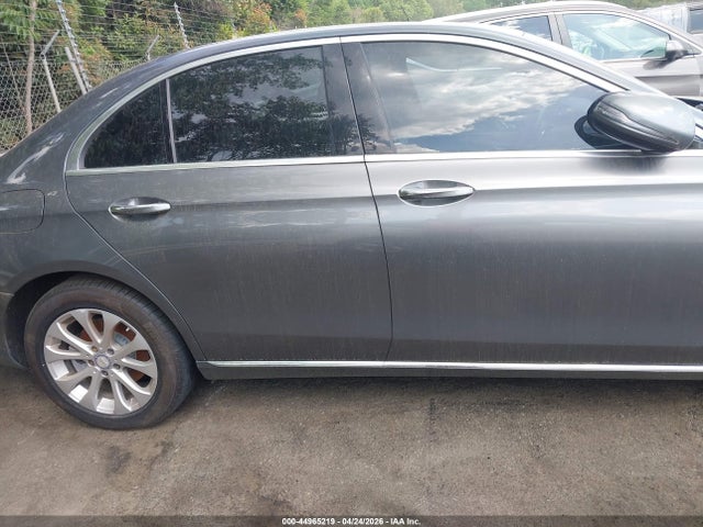 44965219 :رقم المزاد ، WDDZF4KB2HA142812 vin ، 2017 Mercedes-benz E 300 4matic مزاد بيع