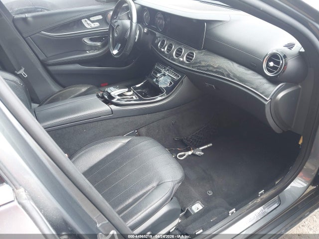 44965219 :رقم المزاد ، WDDZF4KB2HA142812 vin ، 2017 Mercedes-benz E 300 4matic مزاد بيع
