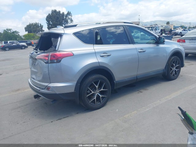 Toyota RAV4 SE 2018 2T3NFREV1JW409473 Image 4