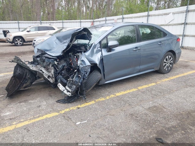 Toyota Corolla Hybrid Le 2021 JTDEAMDE1MJ027434 Image 2