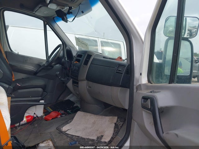 2014 Mercedes-benz Sprinter 2500 High Roof მანქანა იყიდება აუქციონზე, vin: WD3PE8DE4E5902806, აუქციონის ნომერი: 44965307