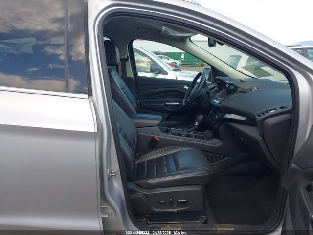 1FMCU9JD0HUC24098 Ford Escape Titanium