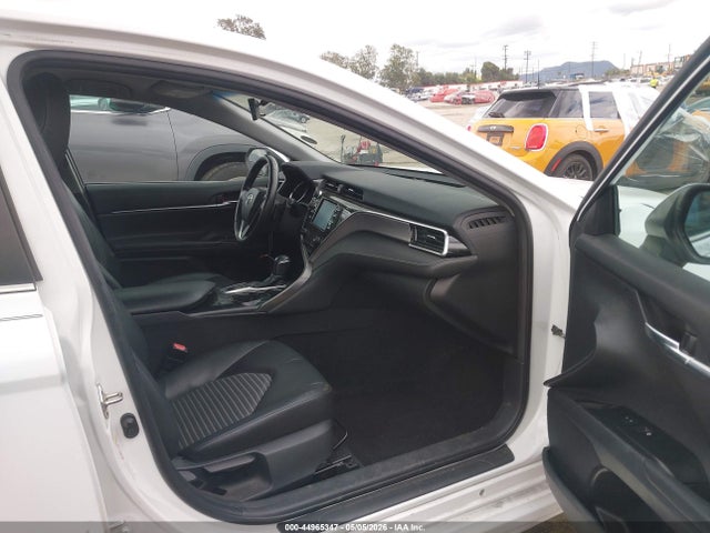 4T1B21HK8JU505675 Toyota Camry Hybrid Se