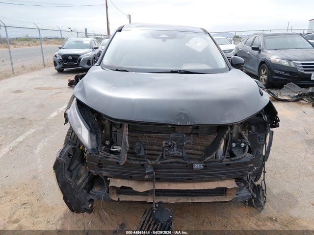5N1AT3BB8MC795195 Nissan Rogue Sv Intelligent Awd
