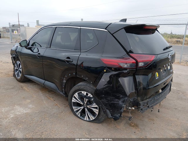 5N1AT3BB8MC795195 Nissan Rogue Sv Intelligent Awd