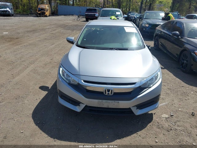 Aukcja sprzedaży 2018 Honda Civic Lx, vin: 2HGFC2F5XJH537585, numer aukcji: 44965474