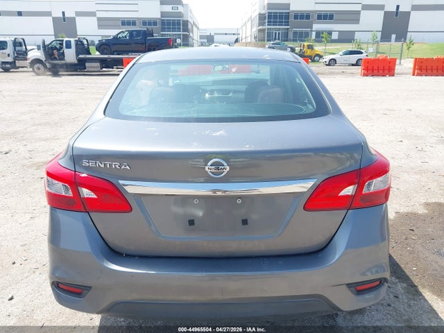 44965504 :رقم المزاد ، 3N1AB7AP8JY310572 vin ، 2018 Nissan Sentra S مزاد بيع